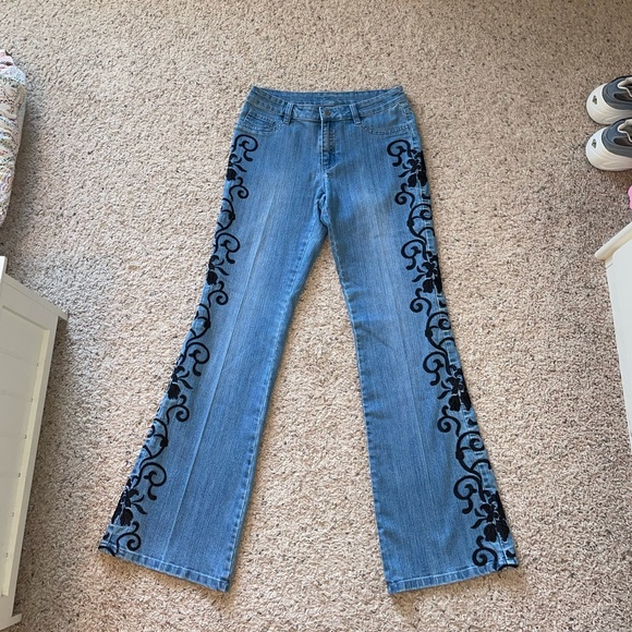 Black Floral Embroidered Jeans - Picture 2 of 8